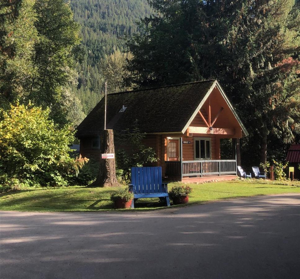 Revelstoke Rv & Cabin Resort Extérieur photo