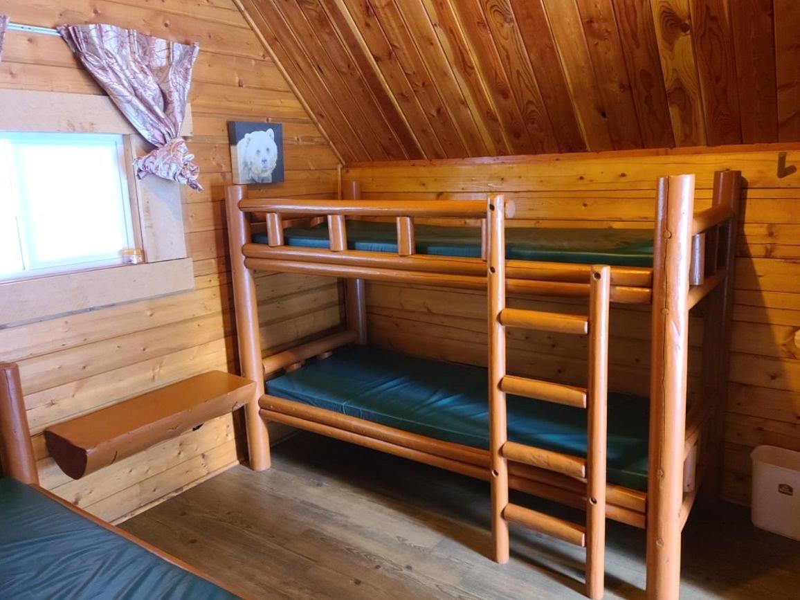 Revelstoke Rv & Cabin Resort Extérieur photo