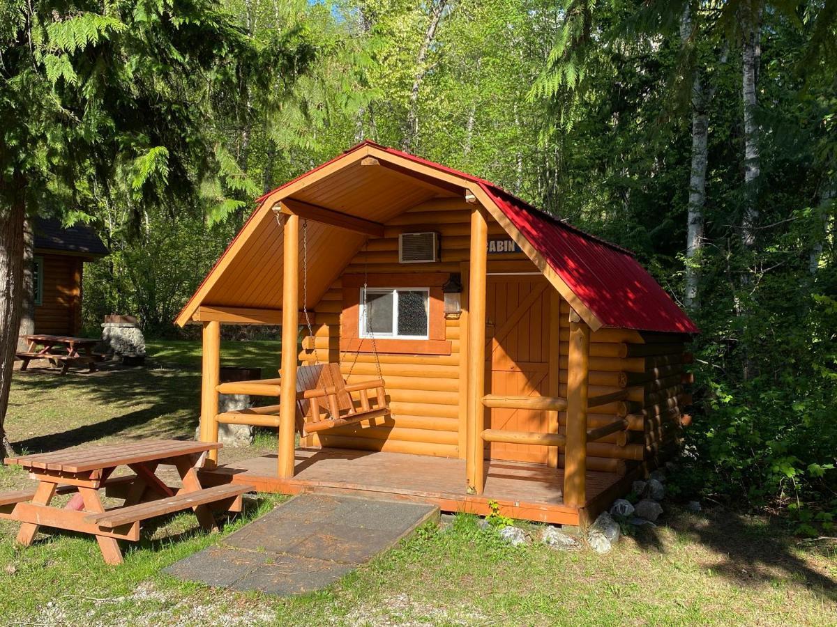 Revelstoke Rv & Cabin Resort Extérieur photo
