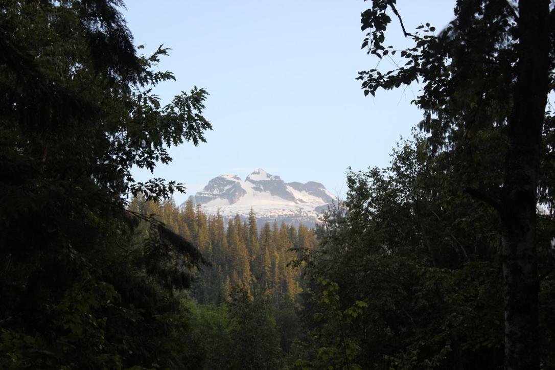 Revelstoke Rv & Cabin Resort Extérieur photo